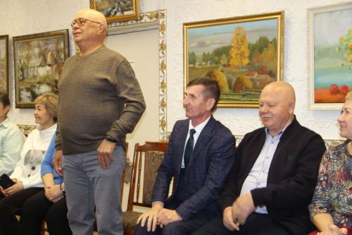 Комсомол булганнар очрашуга җыелды