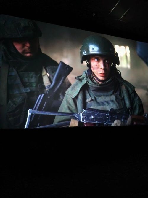 В Заинске прошла премьера военной драмы «Малыш» для школьников и ветеранов СВО
