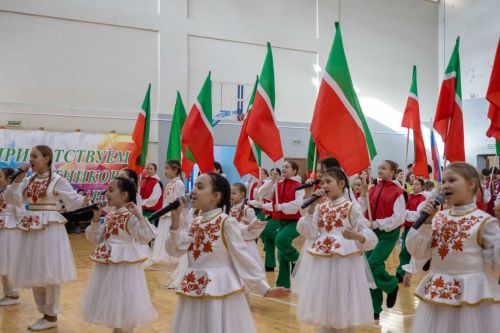 В Заинске стартовал региональный финал соревнований школьников по баскетболу «КЭС-БАСКЕТ»