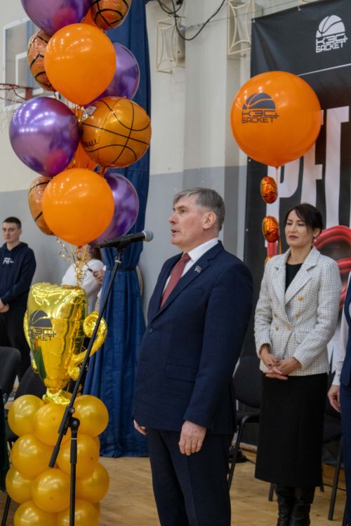 В Заинске стартовал региональный финал соревнований школьников по баскетболу «КЭС-БАСКЕТ»