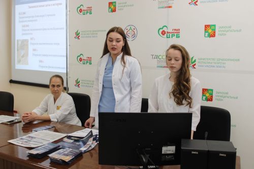 «Ангелы в белых халатах»: Заинская ЦРБ открыла двери для будущих медицинских работников
