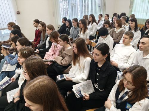 «Ангелы в белых халатах»: Заинская ЦРБ открыла двери для будущих медицинских работников