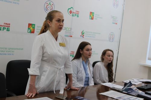 «Ангелы в белых халатах»: Заинская ЦРБ открыла двери для будущих медицинских работников