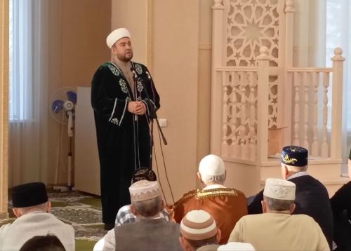 «Дух веры объединяет»: мусульмане Заинска масштабно отмечают Ураза-байрам