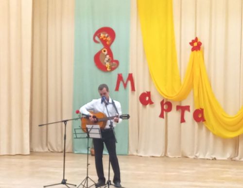 Праздничная программа «Именем 8 марта!» прошла в ГДК Мирный 4 марта