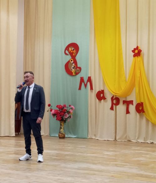 Праздничная программа «Именем 8 марта!» прошла в ГДК Мирный 4 марта