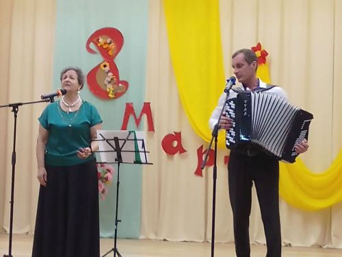 Праздничная программа «Именем 8 марта!» прошла в ГДК Мирный 4 марта