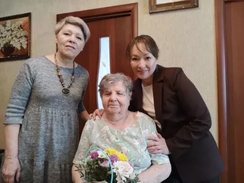 В Заинске ветераны, пережившие ужасы концлагерей, приняли цветы и слова благодарности
