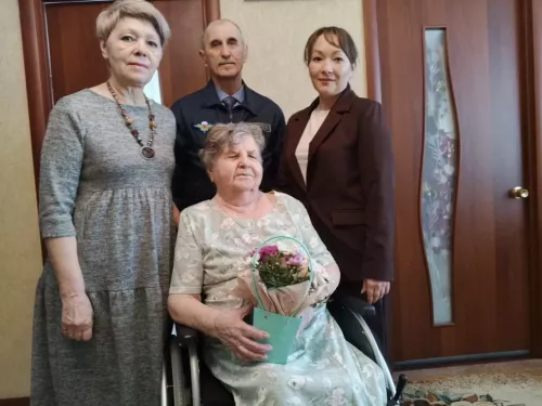 В Заинске ветераны, пережившие ужасы концлагерей, приняли цветы и слова благодарности