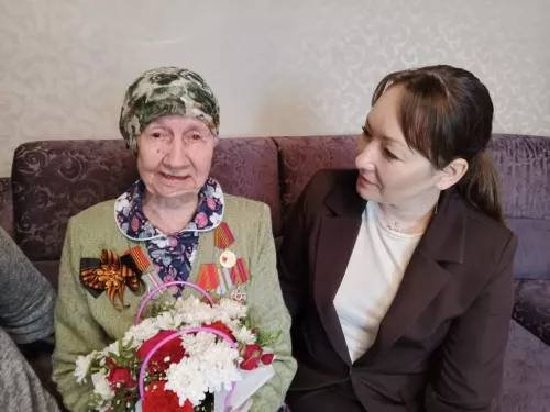 В Заинске ветераны, пережившие ужасы концлагерей, приняли цветы и слова благодарности