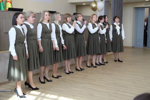 Муниципальным служащим Заинского района вручили награды в честь профессионального праздника