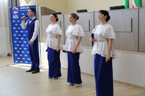 Муниципальным служащим Заинского района вручили награды в честь профессионального праздника