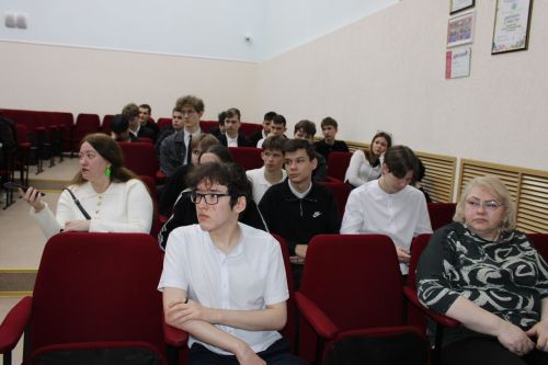 Контракт вместо призыва: студентам Заинска рассказали о службе в войсках БПЛА