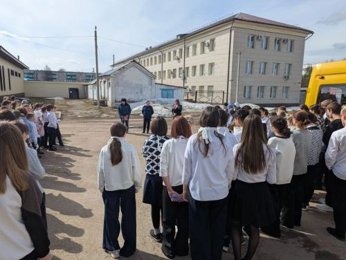 Урок пожарной безопасности в школе Заинска: эвакуация 126 человек