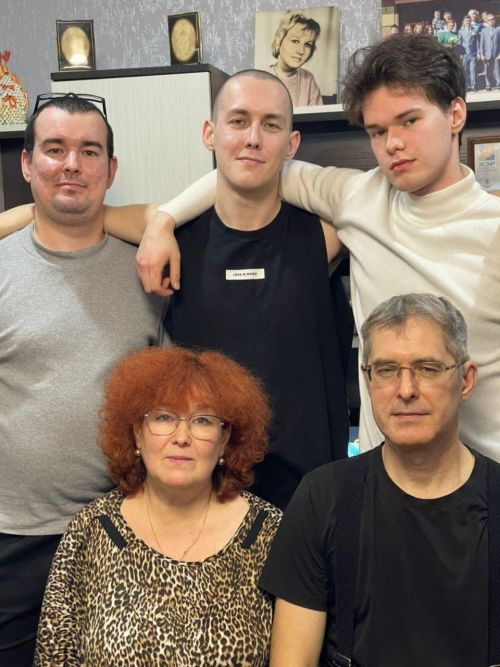 «Если сможешь – помоги»: девиз дружной и патриотичной семьи Абрамовых из Заинска