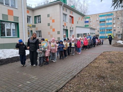 Заинск массово встал на зарядку: как город отметил Всемирный день здоровья