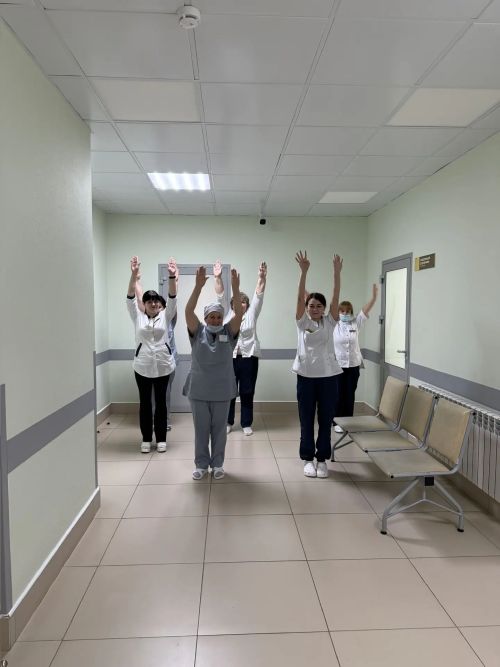 Заинск массово встал на зарядку: как город отметил Всемирный день здоровья