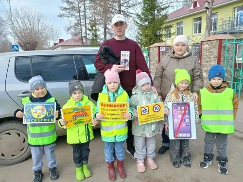 В Заинске прошла акция «Безопасная весна» с участием юных инспекторов движения