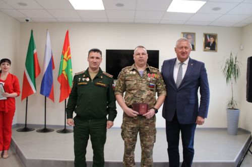 Орден Мужества Президента России вручили ветерану СВО из Заинска Артуру Терешину