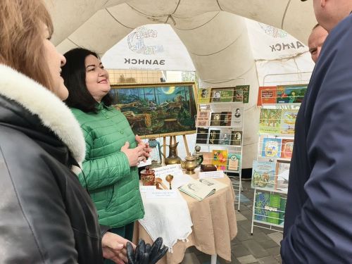 В Заинске с песнями и саженцами прошла последняя ярмарка сезона