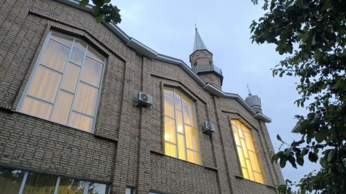 В мечетях Заинска совершили праздничный намаз по случаю Курбан-байрама