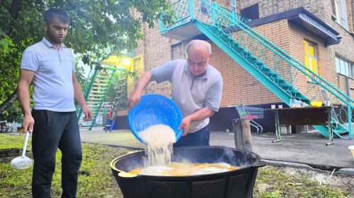 В мечетях Заинска совершили праздничный намаз по случаю Курбан-байрама