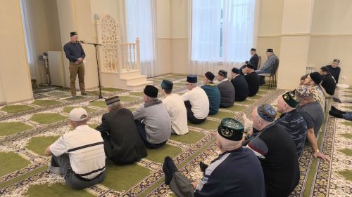 В мечетях Заинска совершили праздничный намаз по случаю Курбан-байрама
