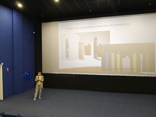 Вместо сладкого «облачка» — яд: врач-педиатр Заинской ЦРБ предупредила школьников о скрытой угрозе вейпов