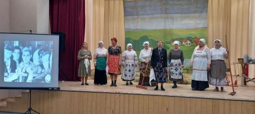 Спектакль «Бабоньки» в ГДК Мирный: женская доля в годы войны на сцене