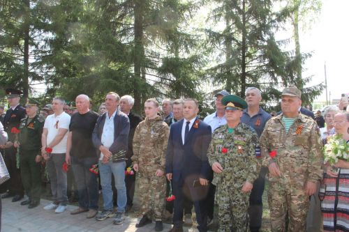 В микрорайоне Мирный Заинска открылся памятник Защитникам Отечества