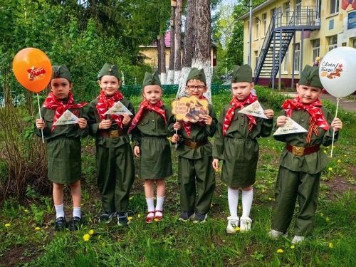 В Заинске дошкольники провели патриотическую акцию «Фронтовое письмо водителю»