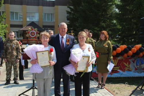 В микрорайоне Мирный Заинска открылся памятник Защитникам Отечества