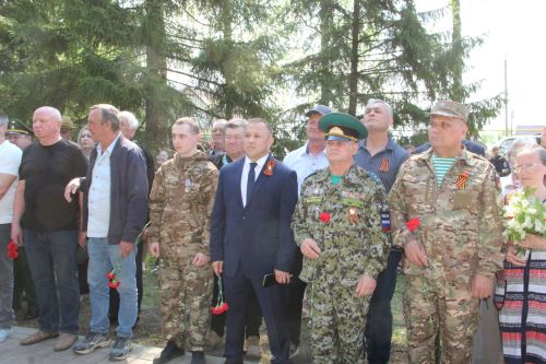 В микрорайоне Мирный Заинска открылся памятник Защитникам Отечества