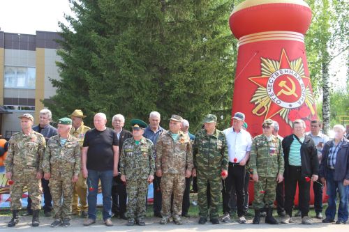 В микрорайоне Мирный Заинска открылся памятник Защитникам Отечества