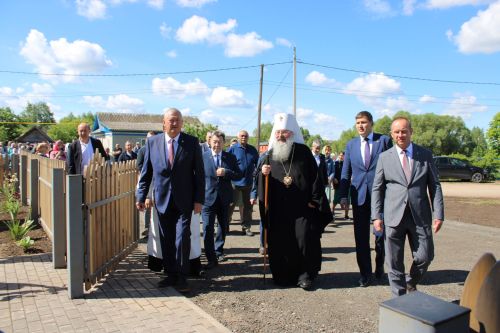 В селе Верхний Багряж Заинского района митрополит Кирилл освятил Троицкую церковь после масштабной реставрации