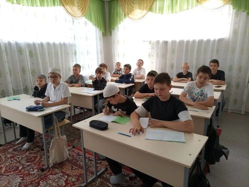 Учеба и спорт вместе: в заинской мечети имени Т. Ялчыгола открылись летние курсы для мальчиков