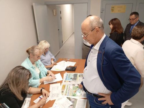 Подарок для души: в Заинске депутаты и руководители выписали районные газеты для пенсионеров и инвалидов