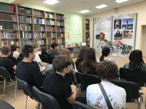 Праздничная развлекательная программа «Эх, молодость!»: К Дню молодёжи в России