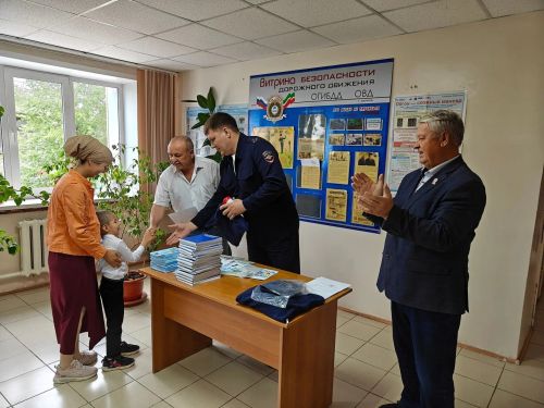 Юные художники Заинска награждены за лучшие рисунки о безопасности на дорогах