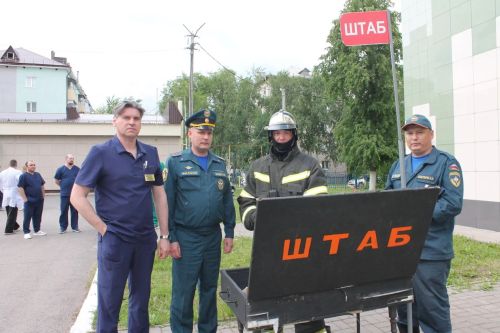 В Заинской ЦРБ эвакуировали более 100 человек во время масштабных пожарно-тактических учений