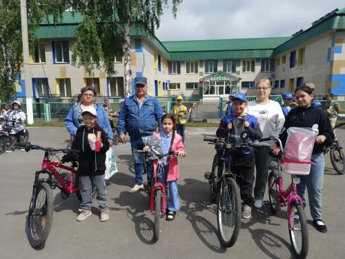 В Заинской школе №1 прошёл «Весёлый техосмотр» в День велосипеда