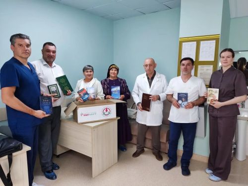 Писатели Альметьевска передали книги пациентам Заинской ЦРБ