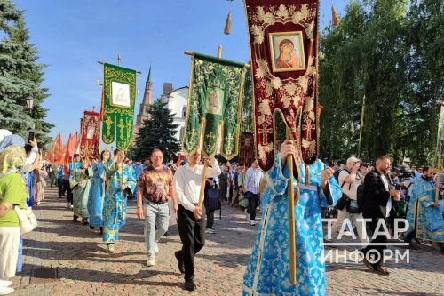 Заинские православные присоединились к крестному ходу в Казани