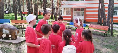 Психологи КЦСОН «Радость» сплотили детей в лагере «Созвездие» через тренинг