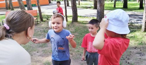 Психологи КЦСОН «Радость» сплотили детей в лагере «Созвездие» через тренинг