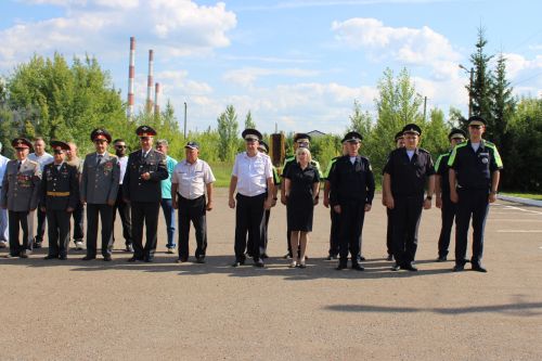 Они обеспечивают безопасность на дорогах: сотрудники Заинской Госавтоинспекции отмечают профессиональный праздник
