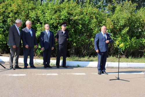 Они обеспечивают безопасность на дорогах: сотрудники Заинской Госавтоинспекции отмечают профессиональный праздник