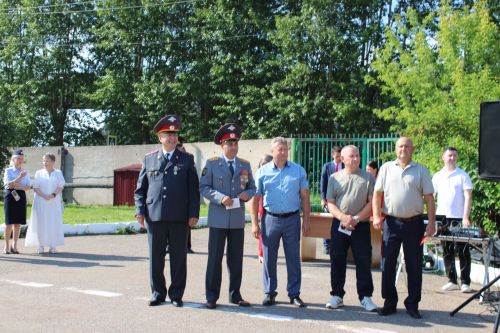 Они обеспечивают безопасность на дорогах: сотрудники Заинской Госавтоинспекции отмечают профессиональный праздник