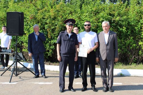 Они обеспечивают безопасность на дорогах: сотрудники Заинской Госавтоинспекции отмечают профессиональный праздник