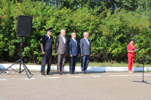 Они обеспечивают безопасность на дорогах: сотрудники Заинской Госавтоинспекции отмечают профессиональный праздник